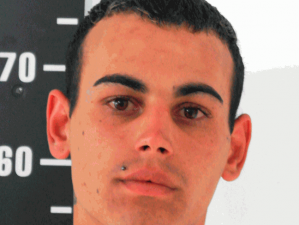 Sergio Ariel Lerena junto a su novia, intentó robar un coche en calle Pascual Gattas.
