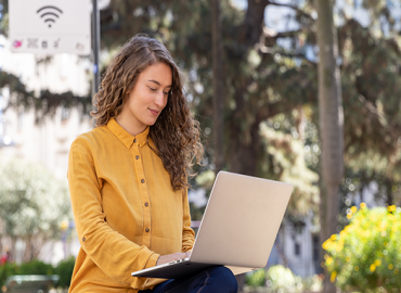 Lanzaron permiso de residencia para extranjeros nómades digitales para vivir y trabajar en Uruguay