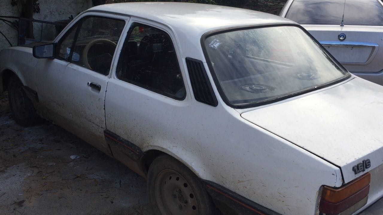 En este Chevette, la mujer Policía fue a buscar al asentamiento Los Eucaliptos a su pareja, para denunciar el robo de la moto.