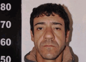 Juan José Saroba Machado fue sorprendido robando dentro de una casa junto a su pareja
