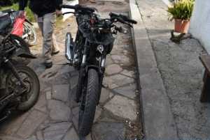 La moto Bajaj, absolutamente destrozada, había sido robada el mes pasado.