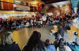 Estudiantes del CERP del Este, ocupando el centro ubicado en Maldonado.