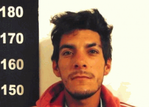 Rodrigo Martín Figueira Do Canto, entró una casa, robó, pero antes de irse se tomó un descanso y fue atrapado acostado en un sillón.