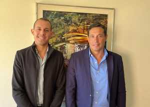 Andrés Pereira (Ejecutivo Departanental de Maldonado) y Romin Silva (Gerente General de República AFAP)