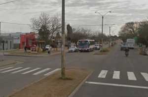 En esta esquina de la ciudad de San Carlos, un hombre fue despojado de $ 50.000 por un solitario rapiñero.