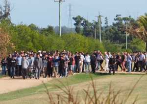 Mucho dolor y recogimiento durante el sepelio del Policía asesinado en San Carlos por un rapiñero que también perdió la vida en el enfrentamiento.