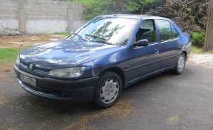 En este Peugeot 306 era transportada la cocaína con destino a Maldonado. 