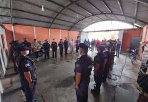 Las máximas autoridades del Ministerio del Interior viajaron a San Carlos, a reconocer y agradecer la labor de bomberos y policías.