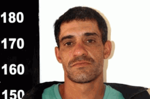 Fernando Leonel Hernández, robó del interior de dos coches pero lo atraparon antes de lograr esconder los efectos que había obtenido