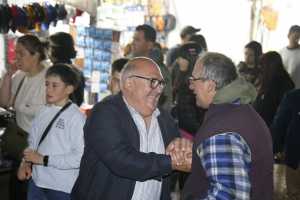 Abella con gente