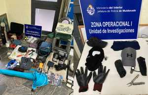 Parte de lo incautado en la casa de uno de los ladrones, en La Capuera