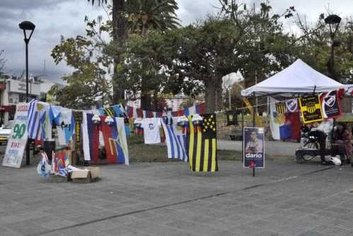 Aquellas tardes: las banderas de todos los partidos y de los "grandes" ya no saturan la plaza San Fernando