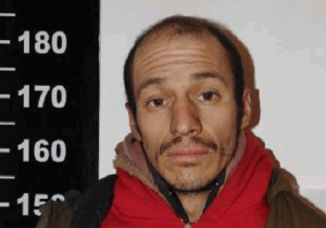 Néstor Iván Rodríguez Alvira, debía estar cumpliendo arresto domiciliario total y lo atraparon robando cables del alumbrado público.