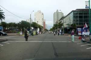 Punta del Este diferente, porque la puja electoral, llevó a las calles a los militantes a jugarse sus últimos boletos.