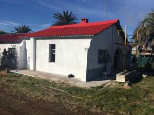 La vieja edificación de estación Las Flores, está siendo totalmente recuperada por la IDM