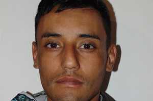 Alejandro Rodríguez Avero, fue encontrado tripulando una moto robada, la que abandonó ante la presencia policial.
