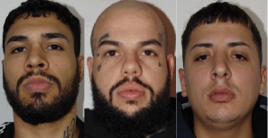 Los tres imputados como autores del homicidio.