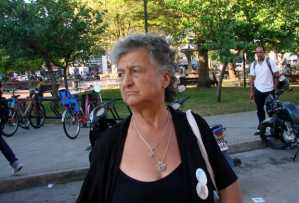 Norma Morroni presente en Maldonado repudiando la designación de Erode Ruiz como Jefe de Polícía de Maldonado. 
