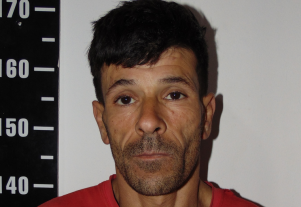 Álvaro Ricardo Bello Garrel fue atrapado en un monte con efectos recién robados en una casa de la zona de Sauce de Portezuelo. Sin embargo, fue imputado por receptación.
