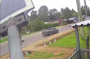 La camioneta desde la que el adolescente efectuó la seguidilla de disparos.