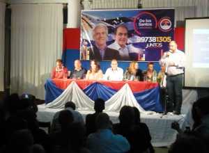 Oscar De Los Santos presentó propuestas que quiere impulsar como diputado.  