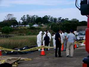 Los cuerpos de las víctimas a la espera de ser trasladados a la Morgue de la ciudad de Maldonado.