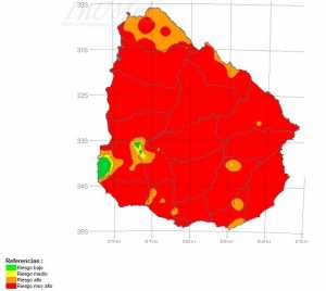 El mapa de Uruguay, coloreado casi totalmente de rojo, indicando el máximo riesgo de incendios en este momento.