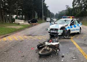 Los dos ocupantes de esta moto comparecieron ante la Justicia; el mayor fue condenado y el menor de 18 años formalizado, ambos por distintos delitos.