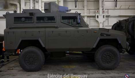 Presidente Orsi anunció uso de vehículos militares para patrullaje; oposición advierte cambio de postura del Frente Amplio