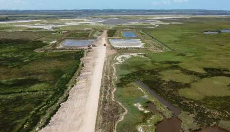 Autoridades del MA recorrieron área de humedales del arroyo Maldonado que se está rellenando