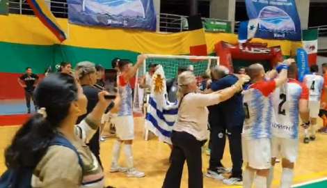 Albion de Pan de Azúcar es el flamante Campeón del Mundo de Fútbol de Salón a nivel de clubes